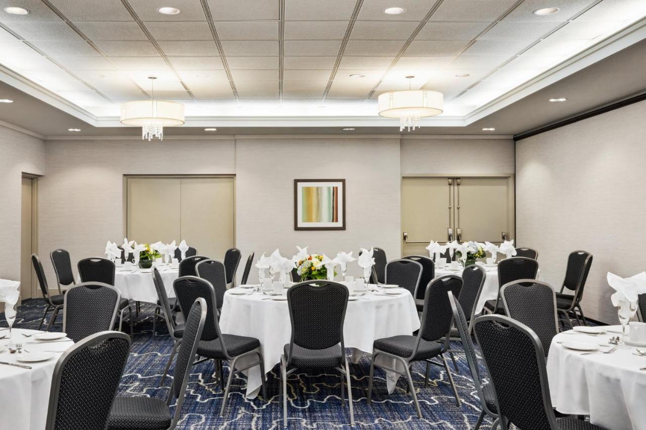 Holiday Inn Express Vancouver-Metrotown Μπέρναμπι Εξωτερικό φωτογραφία