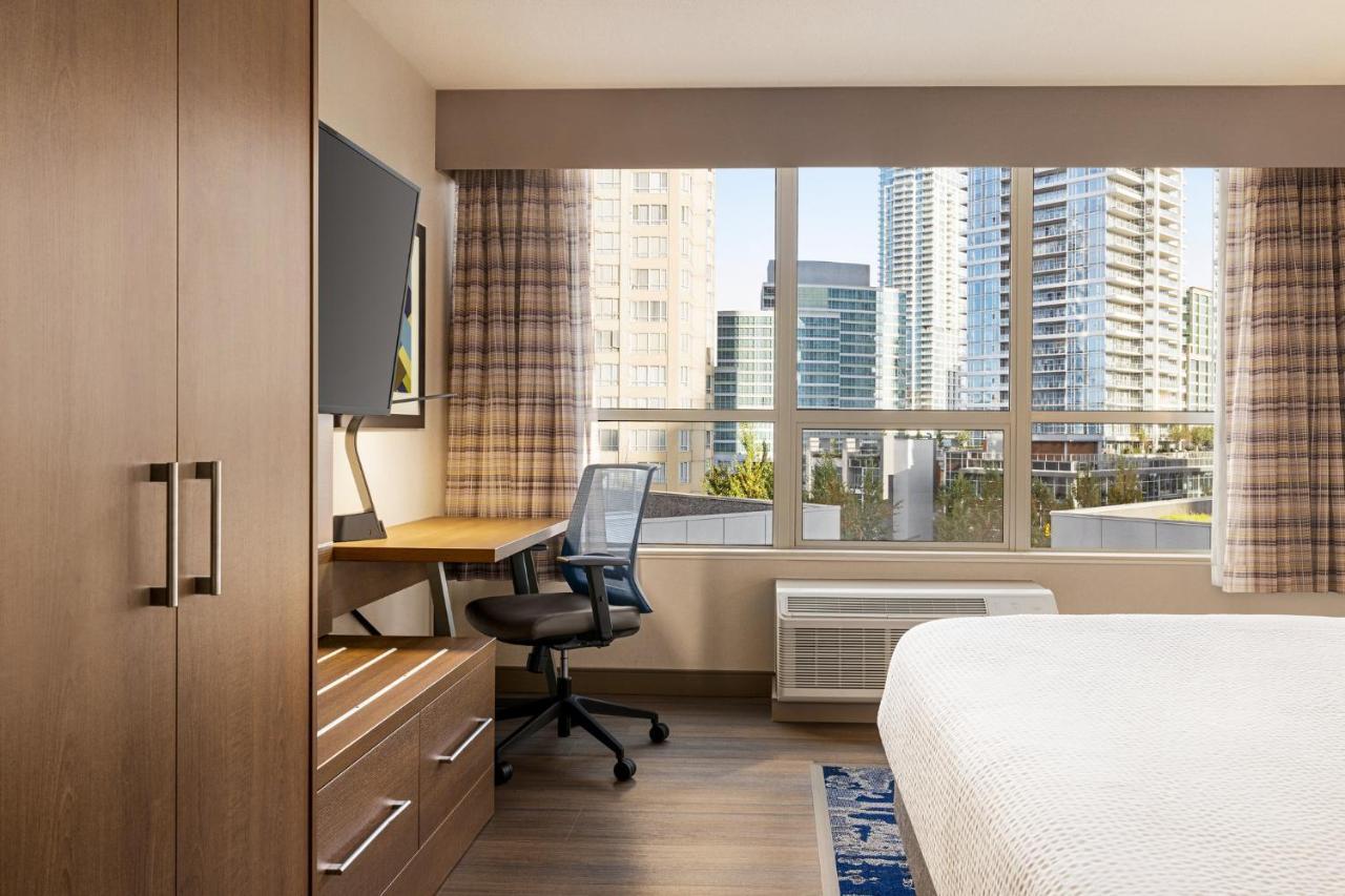 Holiday Inn Express Vancouver-Metrotown Μπέρναμπι Εξωτερικό φωτογραφία